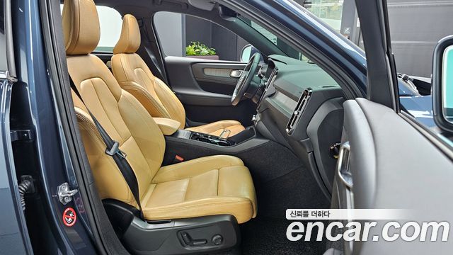 Volvo XC40 2021 — photo 10