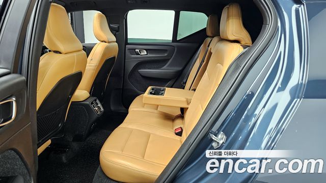 Volvo XC40 2021 — photo 12
