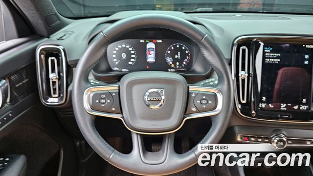 Volvo XC40 2021 — photo 13