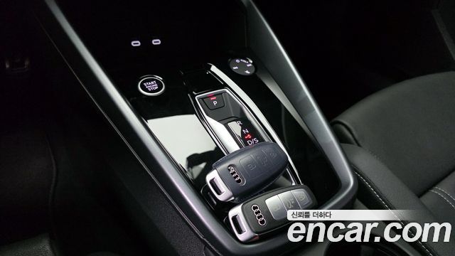 Audi A3 2025 — photo 9
