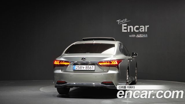 Lexus LS 2023 — photo 4