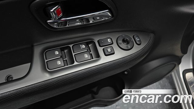 Kia Carens 2011 — photo 18