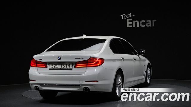 BMW 5-Series 2018 — photo 2