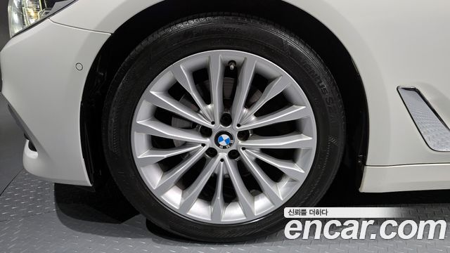BMW 5-Series 2018 — photo 5