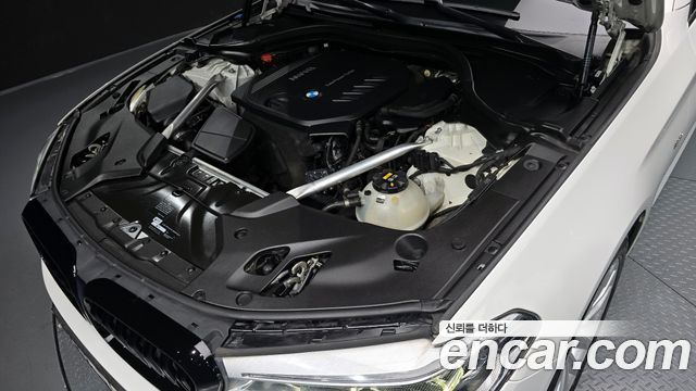 BMW 5-Series 2018 — photo 6
