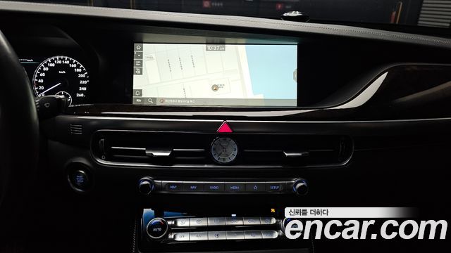 Genesis G90 2019 — photo 14