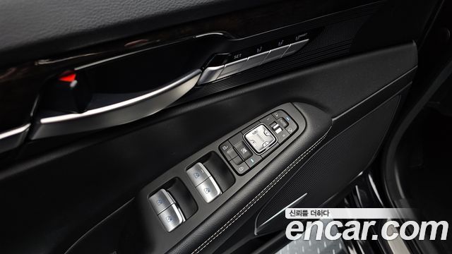 Genesis G90 2019 — photo 16