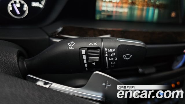 Genesis G90 2019 — photo 17