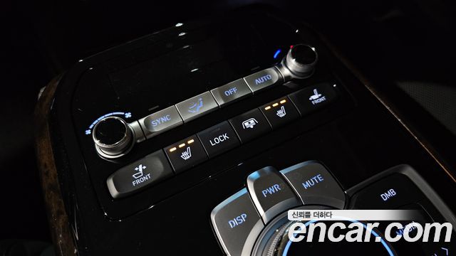 Genesis G90 2019 — photo 19