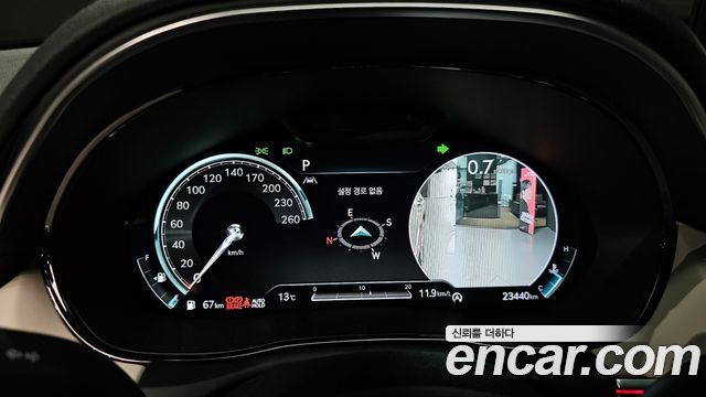 Genesis GV70 2023 — photo 8