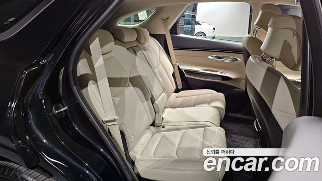 Genesis GV70 2023 — photo 12