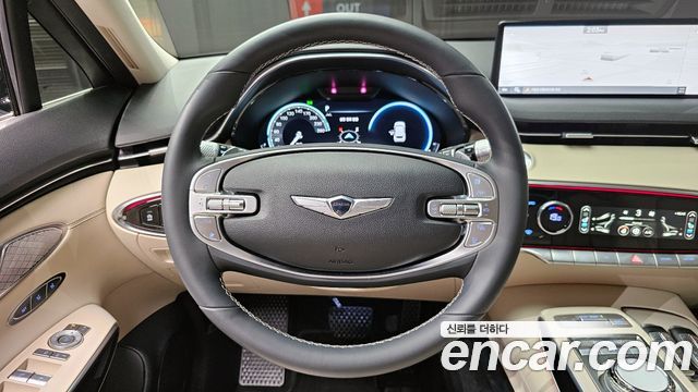 Genesis GV70 2023 — photo 13