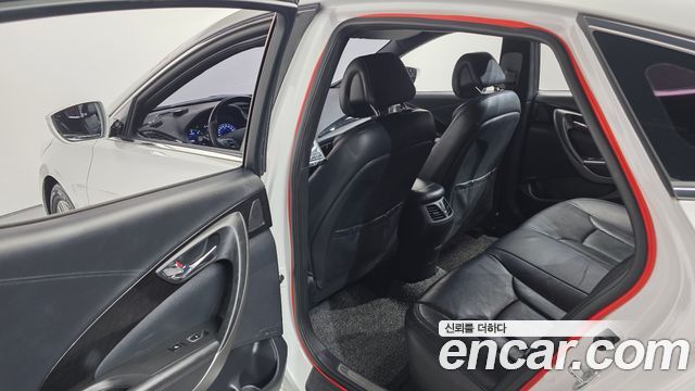 Hyundai Grandeur 2015 — photo 17