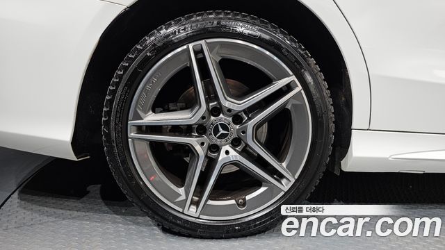 Mercedes-Benz C-Class 2019 — photo 5