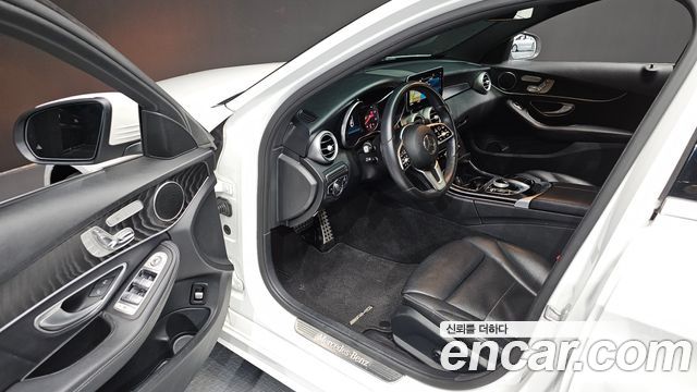 Mercedes-Benz C-Class 2019 — photo 10