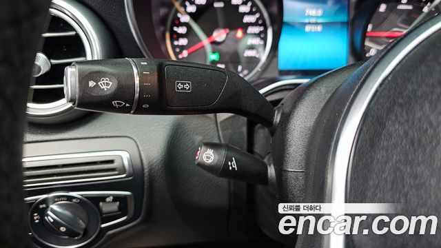 Mercedes-Benz C-Class 2019 — photo 12