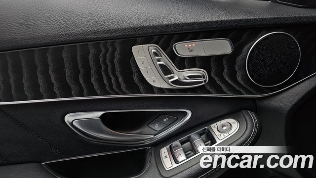 Mercedes-Benz C-Class 2019 — photo 13