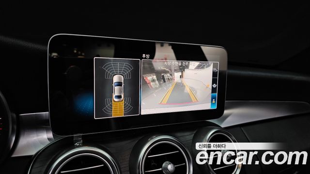 Mercedes-Benz C-Class 2019 — photo 17