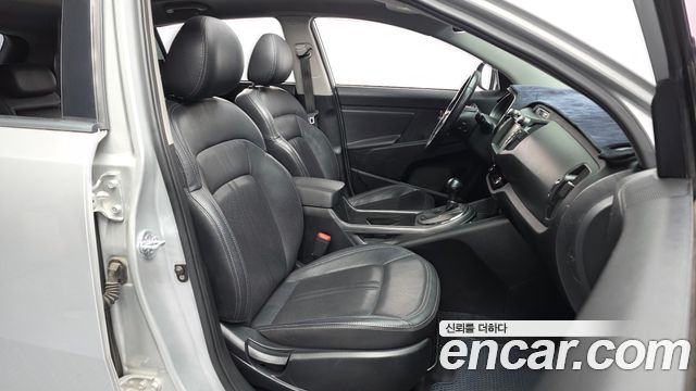 Kia Sportage 2011 — photo 11
