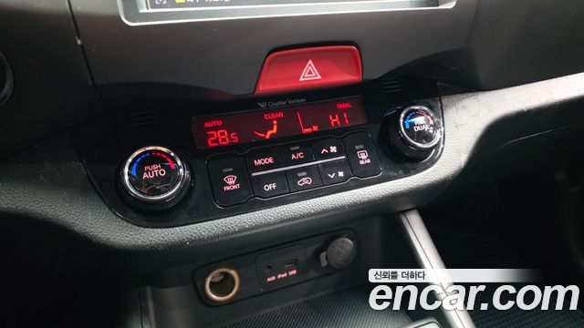Kia Sportage 2011 — photo 16