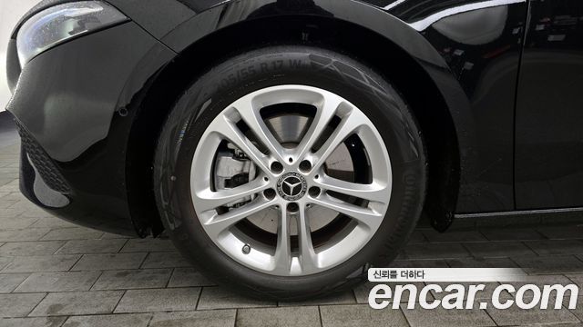 Mercedes-Benz A-Class 2025 — photo 5