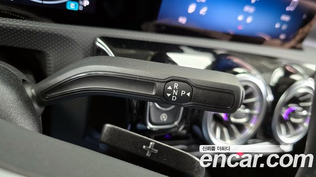 Mercedes-Benz A-Class 2025 — photo 9