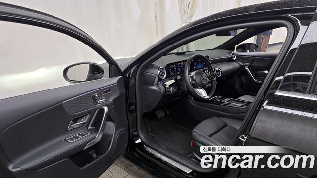 Mercedes-Benz A-Class 2025 — photo 10