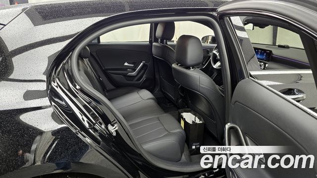 Mercedes-Benz A-Class 2025 — photo 12