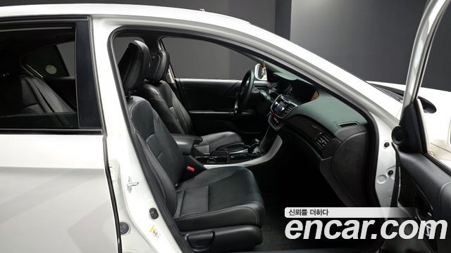 Honda Accord 2013 — photo 10