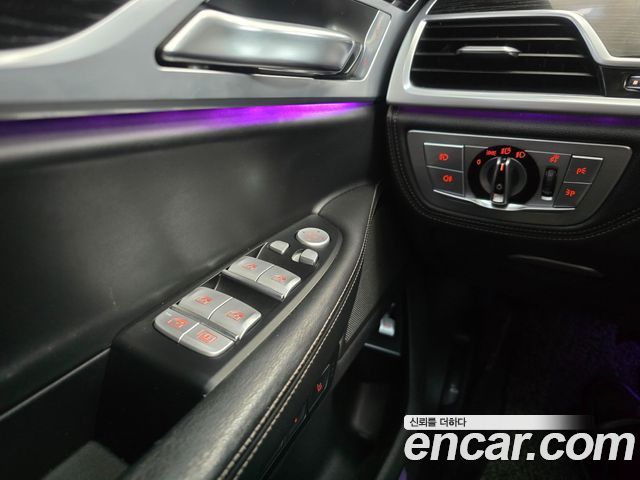 BMW 7-Series 2017 — photo 18