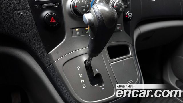 Hyundai Starex 2011 — photo 9