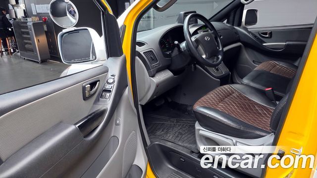 Hyundai Starex 2011 — photo 11