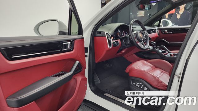 Porsche Cayenne 2019 — photo 10