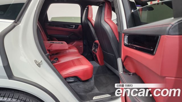 Porsche Cayenne 2019 — photo 12