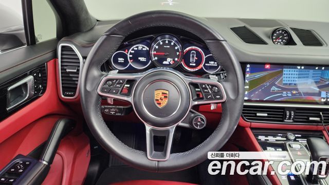 Porsche Cayenne 2019 — photo 13