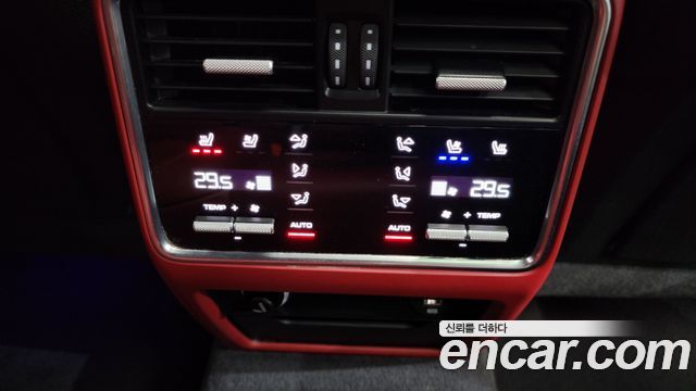 Porsche Cayenne 2019 — photo 18