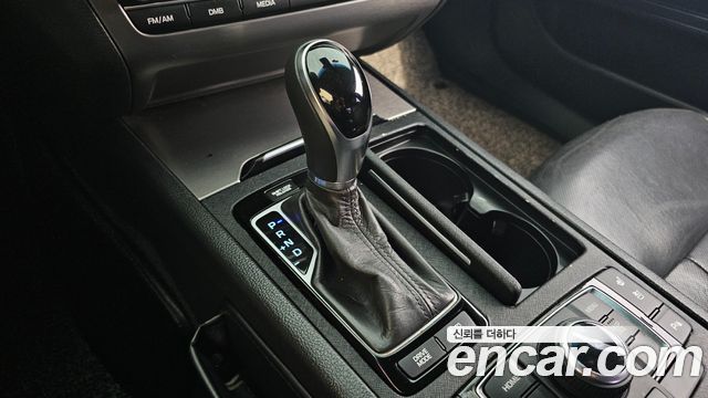 Hyundai Genesis 2015 — photo 9