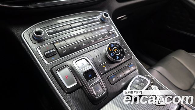 Hyundai Santafe 2022 — photo 9