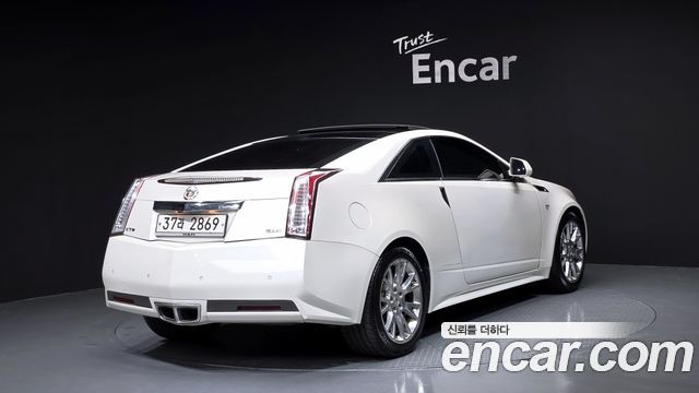 Cadillac CTS 2011 — photo 2