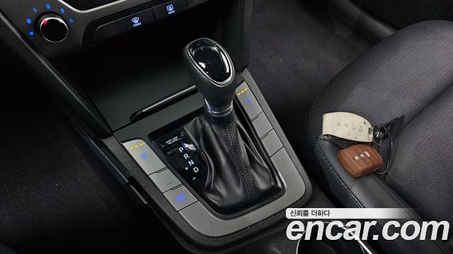 Hyundai AVANTE 2018 — photo 9