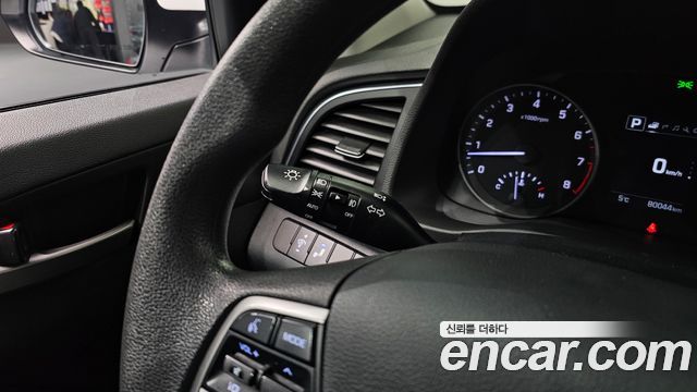 Hyundai AVANTE 2018 — photo 19