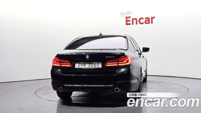 BMW 5-Series 2018 — photo 4