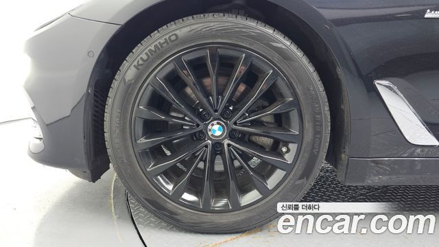 BMW 5-Series 2018 — photo 5
