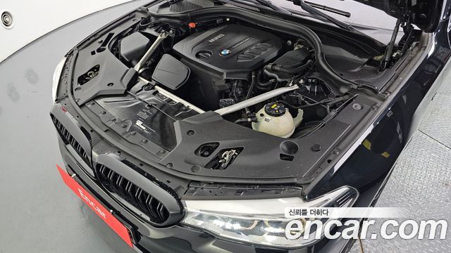 BMW 5-Series 2018 — photo 6