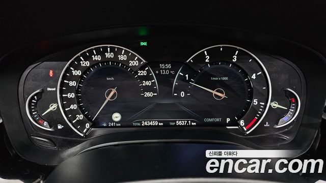 BMW 5-Series 2018 — photo 8
