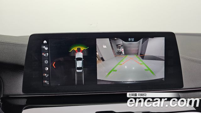 BMW 5-Series 2018 — photo 15