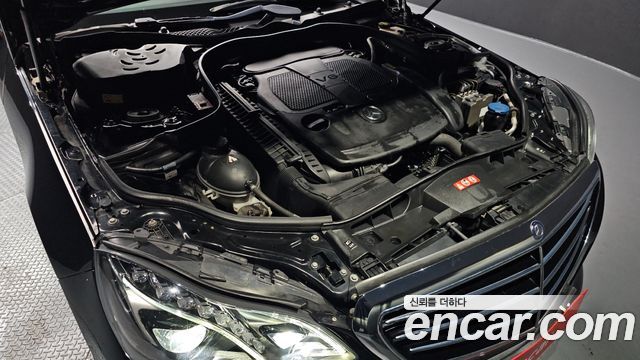 Mercedes-Benz E-Class 2014 — photo 6