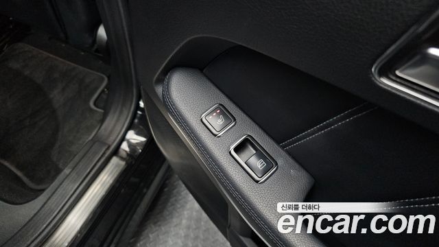 Mercedes-Benz E-Class 2014 — photo 18