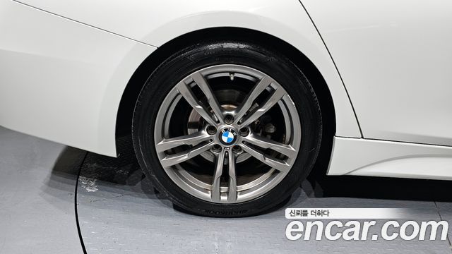 BMW 3-Series 2018 — photo 5