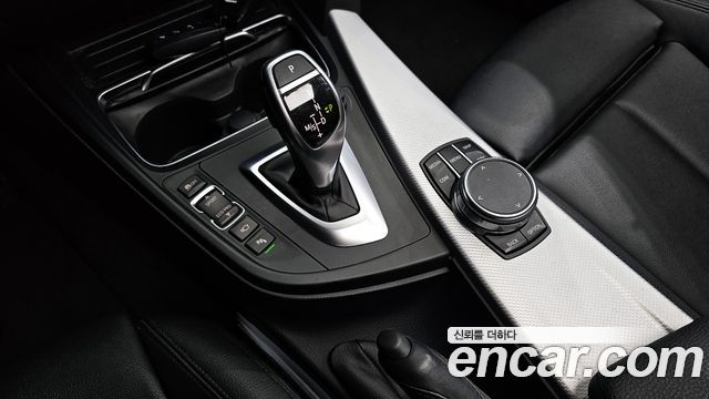 BMW 3-Series 2018 — photo 9